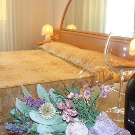 Hotel Villa Luisa Lignano Sabbiadoro Eksteriør billede