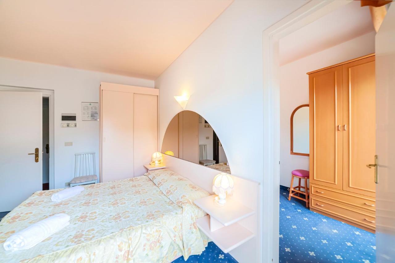 Hotel Villa Luisa Lignano Sabbiadoro Eksteriør billede