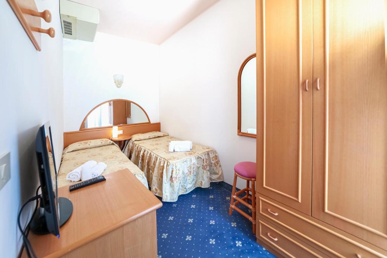 Hotel Villa Luisa Lignano Sabbiadoro Eksteriør billede