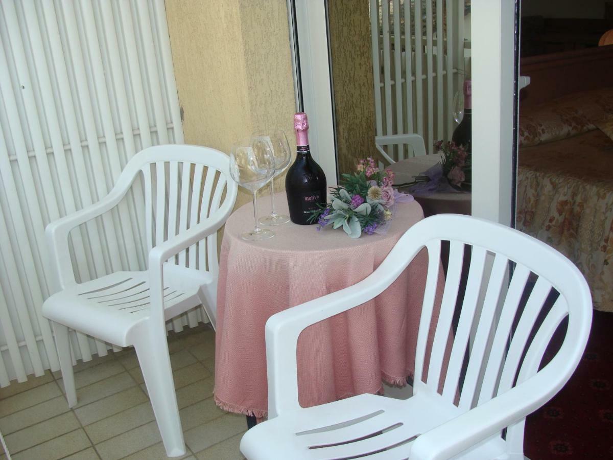 Hotel Villa Luisa Lignano Sabbiadoro Eksteriør billede